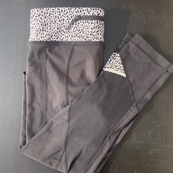 Lululemon pants - Picture 2 of 8